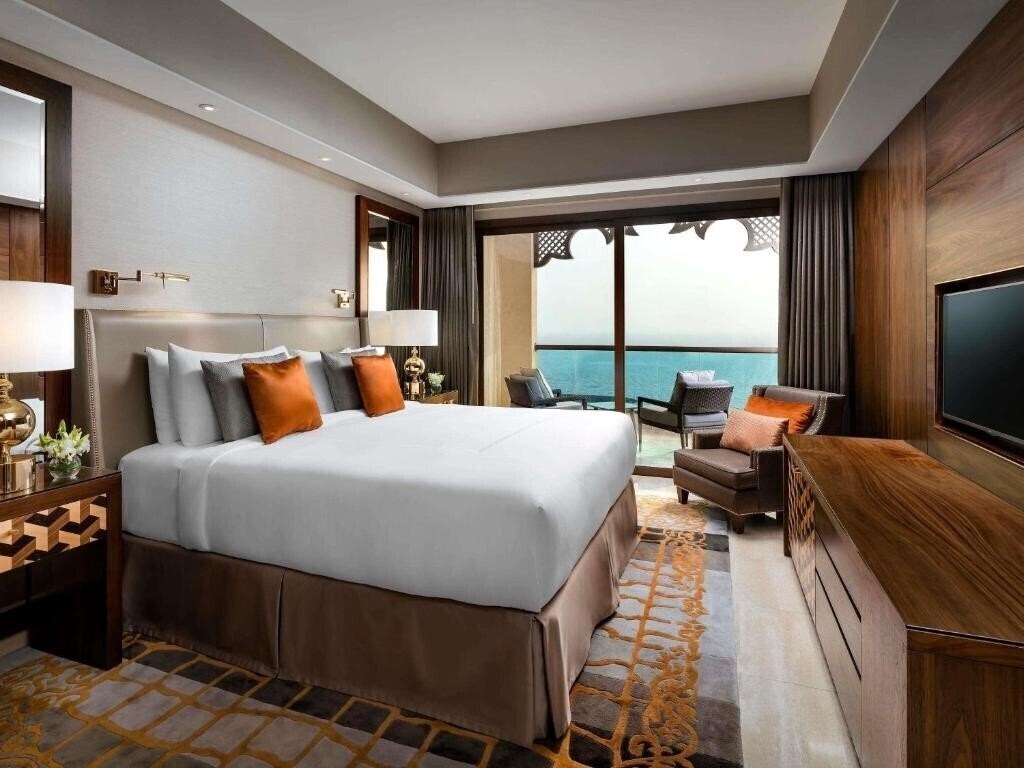 Территория Fairmont Ajman 5*