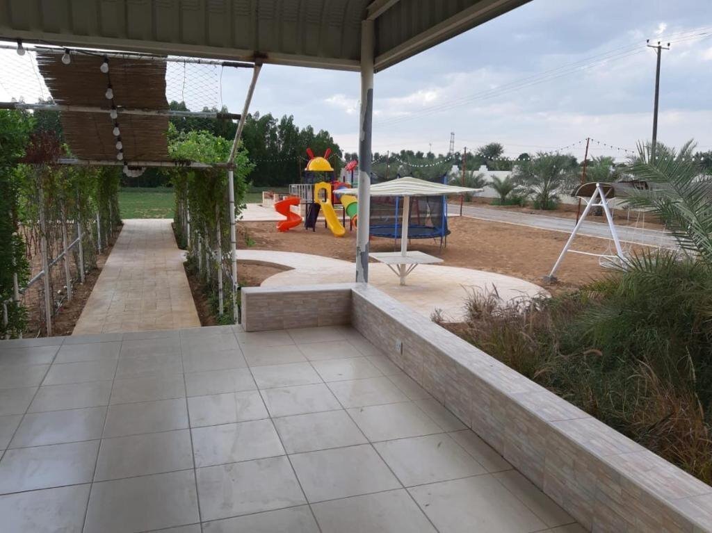 Вид Al Ghoroub Farm Stay 1*