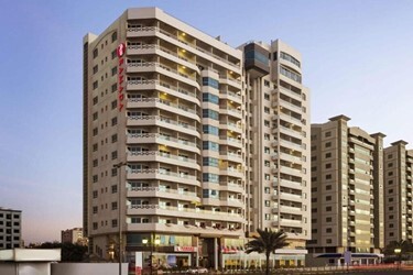 Отель Flamingo Beach Resort 3*