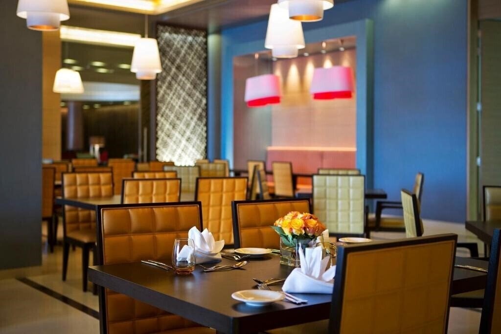 Панорама Four Points by Sheraton Al Ain (ex. Hili Rayhaan by Rotana) 5*