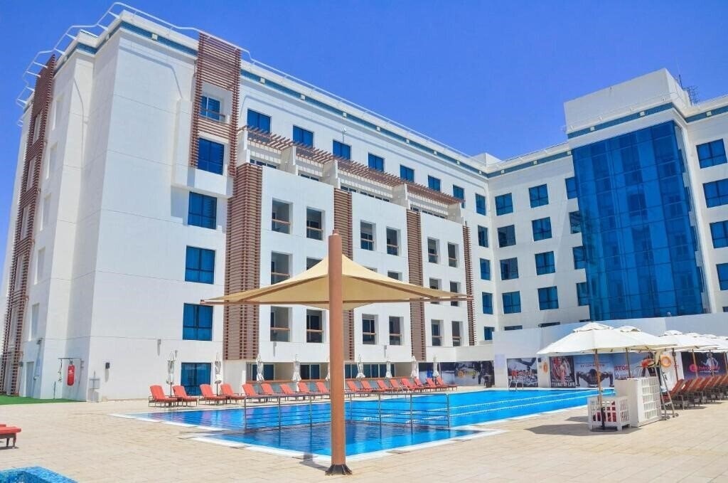 Апартаменты Four Points by Sheraton Al Ain (ex. Hili Rayhaan by Rotana) 5*