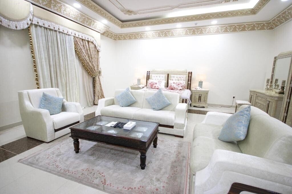 Территория Al Bada Resort - Al Ain 3*