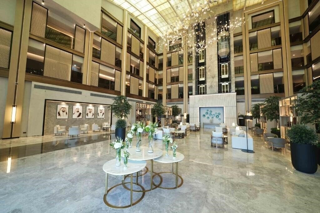 Апартаменты Al Ain Rotana 5*