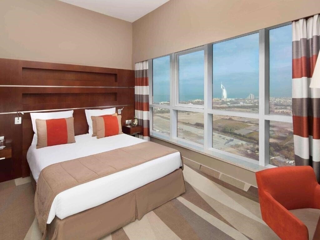 Фотография Novotel Dubai Al Barsha Hotel 4*