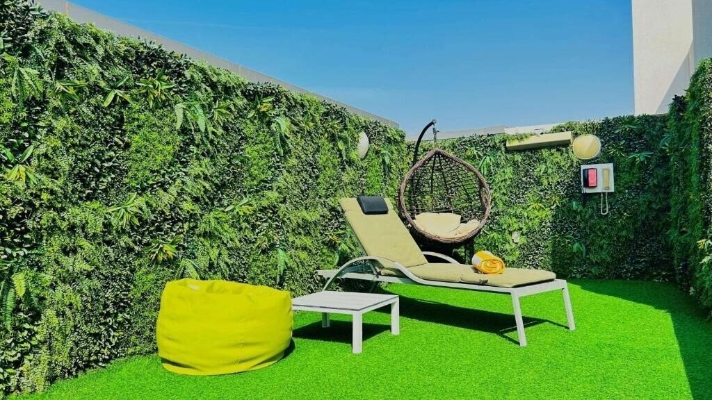 Территория Hampton By Hilton Al Barsha 3*