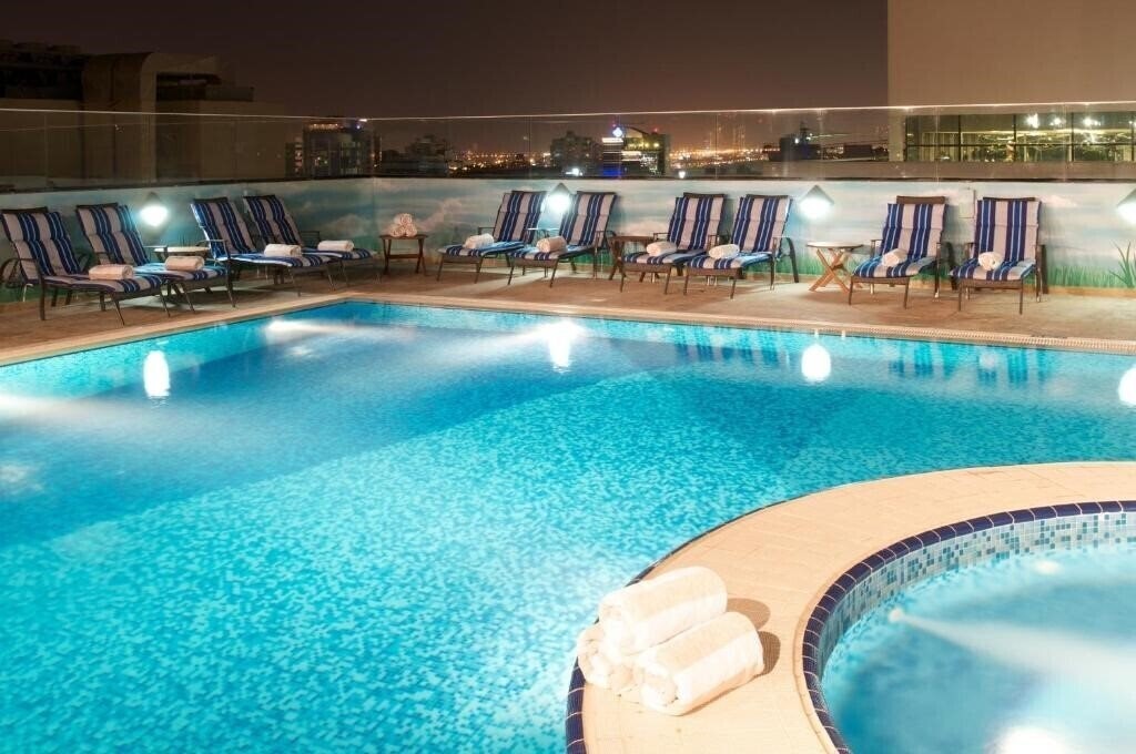 Панорама Carlton Al Barsha (ex. Ramada Chelsea Hotel Al Barsha) 4*