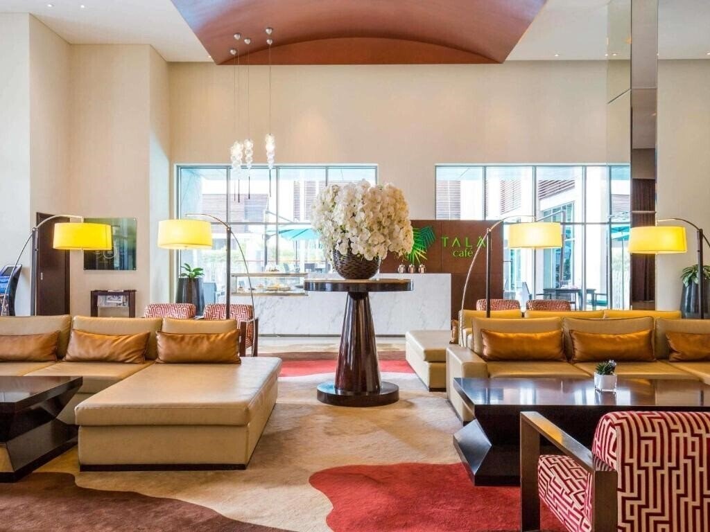 Вид Novotel Deira Creekside (ex. Suha City Hotel) 4*