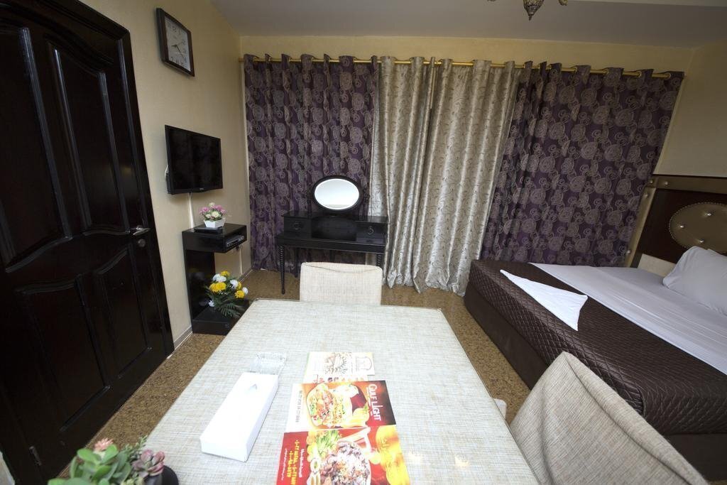 Территория Hafez Hotel Apartment 2*