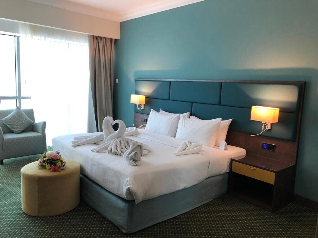 Вид City Seasons Dubai Hotel (ex. City Seasons Hotel Dubai, City Seasons Deira City Centre) 4*