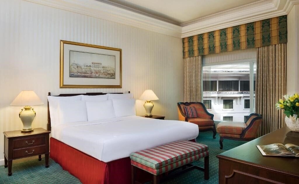 Фото Connaught Palace Hotel Dubai (ex. The Bristol Hotel, JW Marriott Hotel Dubai) 4*