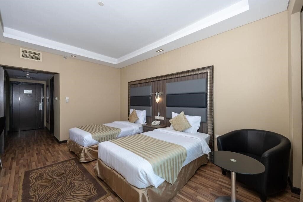 Панорама Pearl Swiss Hotel 4*