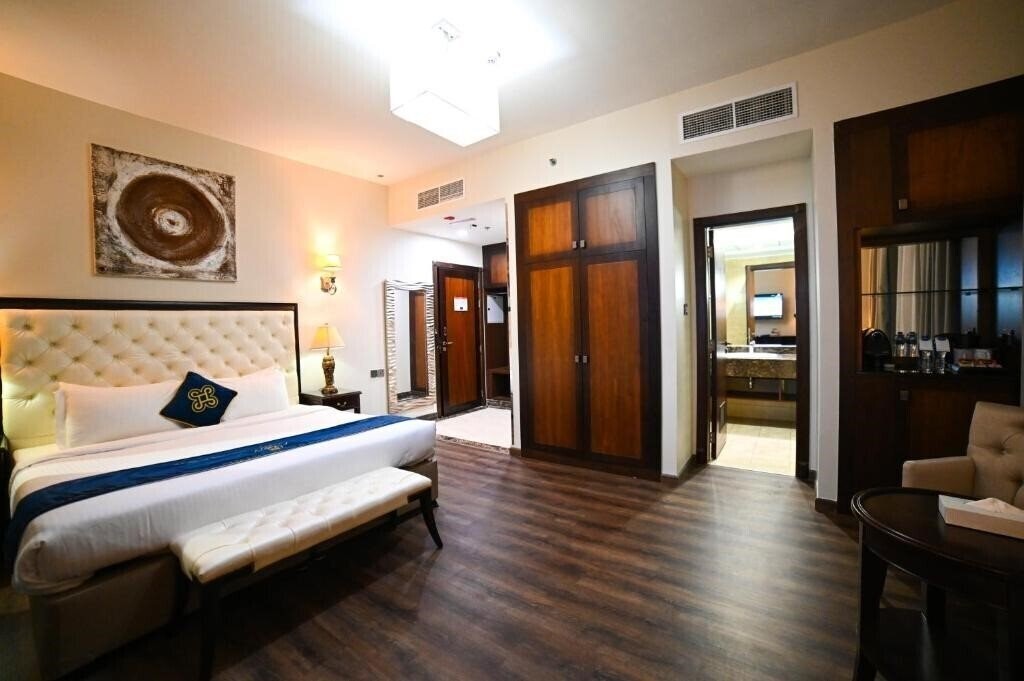 Апартаменты Seven Seas Hotel 4*