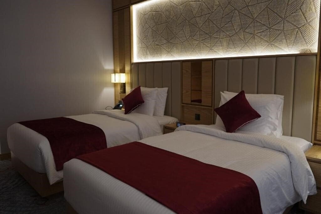 Апартаменты La Zona Continental Hotel Dubai 4*