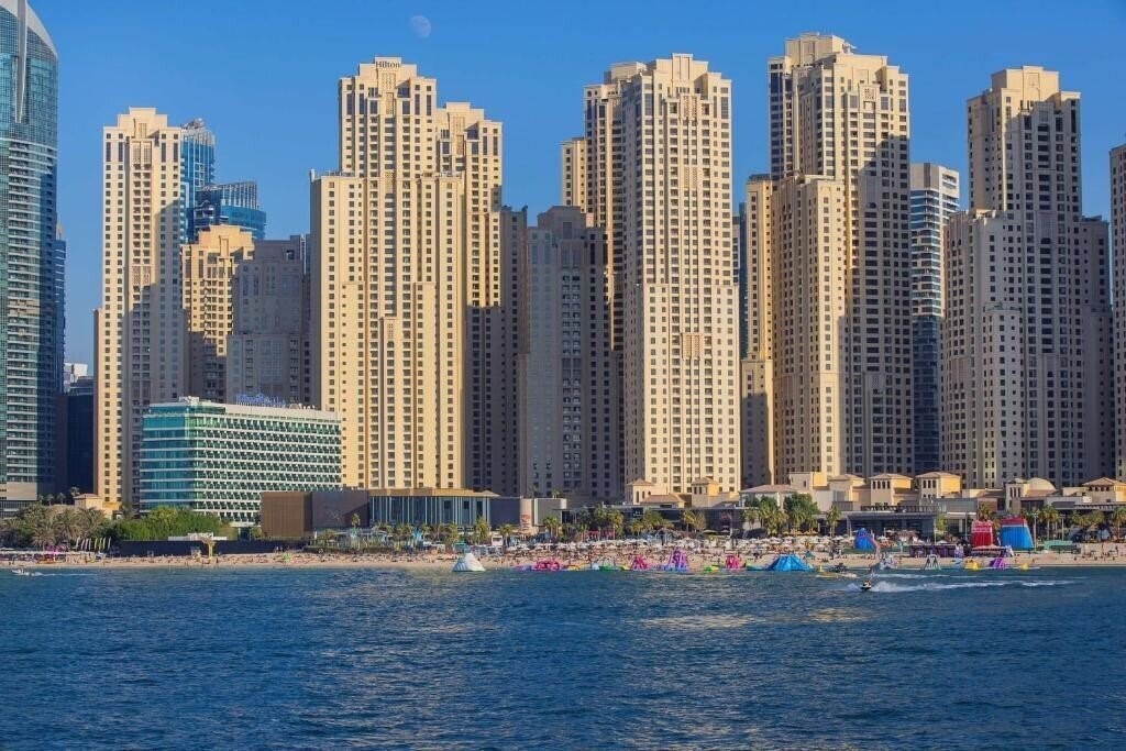 Отель Hilton Dubai The Walk 4*