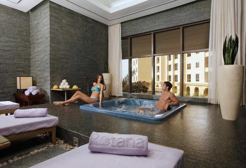 Панорама Amwaj Rotana Jumeirah Beach 5*