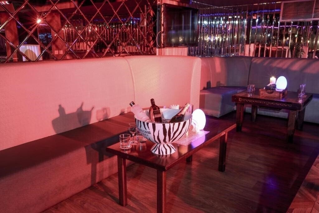 Апартаменти Ramee Royal Hotel (ex. Ramee International) 4*