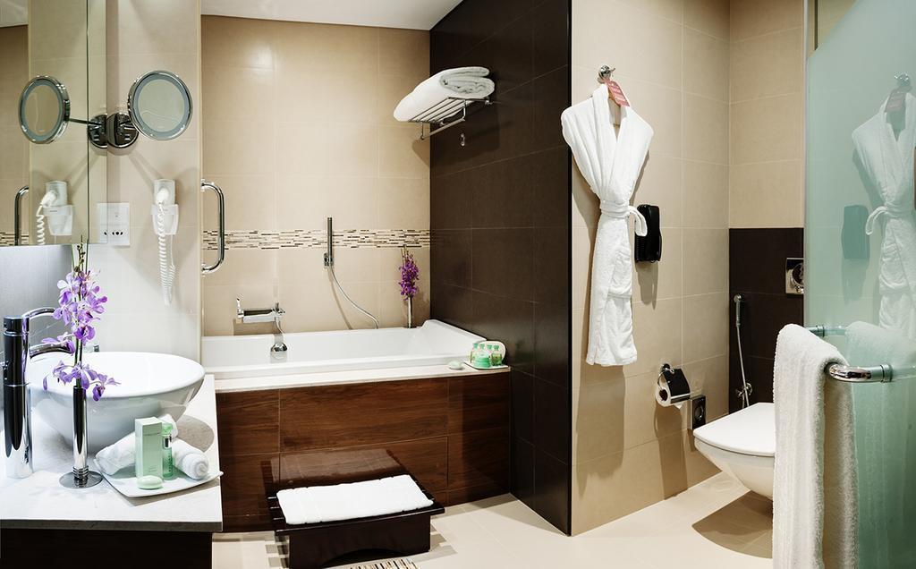 Апартаменты Warwick Hotel 4*