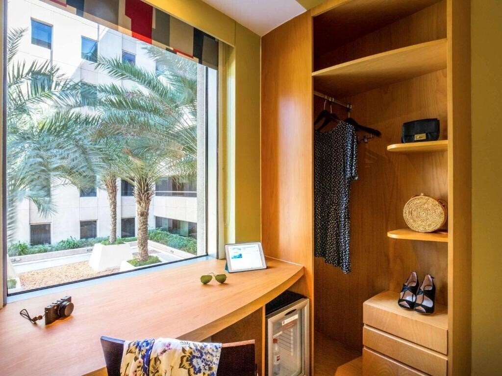 Изображение Ibis Mall Avenue Dubai (ex. Ibis Hotel Mall of Emirates, Ibis Accor Hotel) 3*