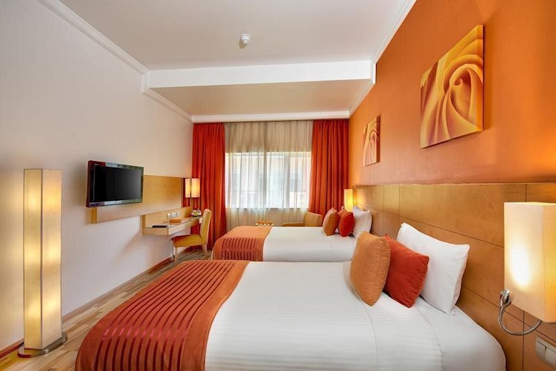 Территория Alkhoory Executive Hotel Albada 3*