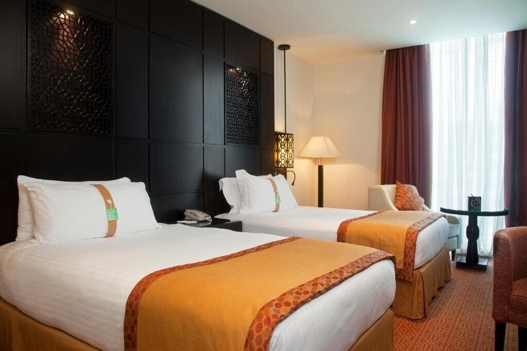 Вид Holiday Inn Hotel All Barsha 4*