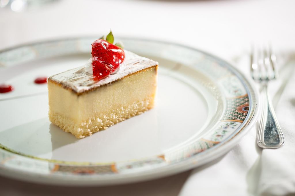 Панорама Bluebay Black Stone Hotel 4*