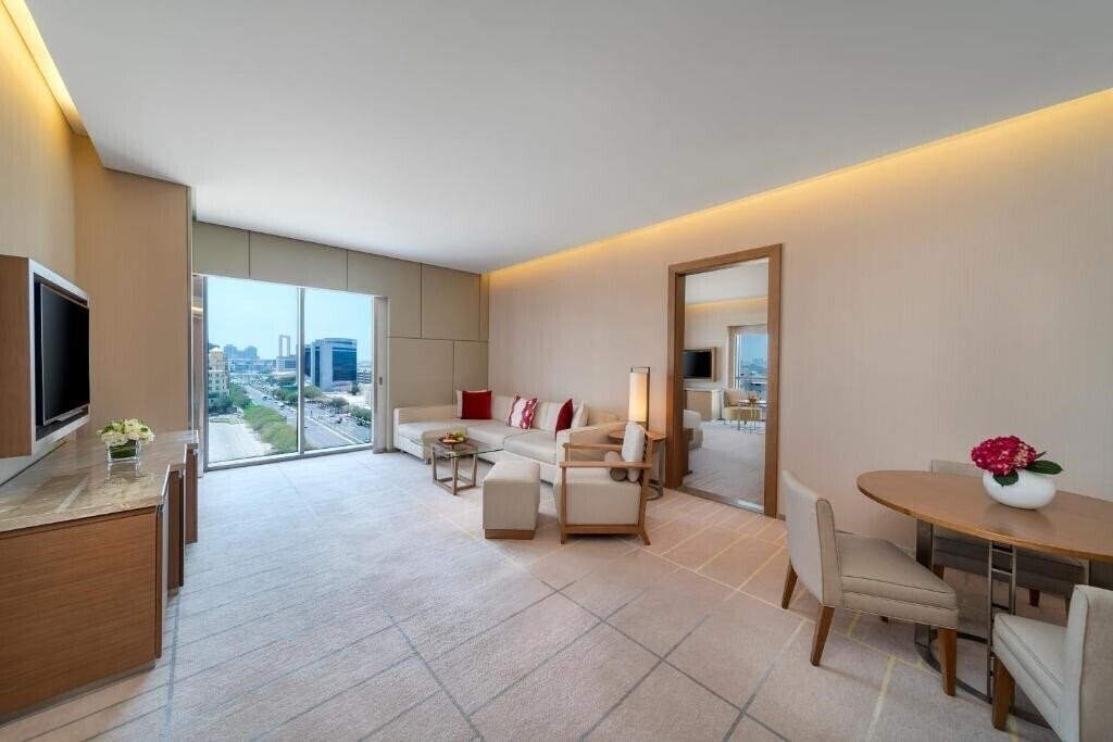 Территория Hyatt Regency Dubai Creek Heights 5*