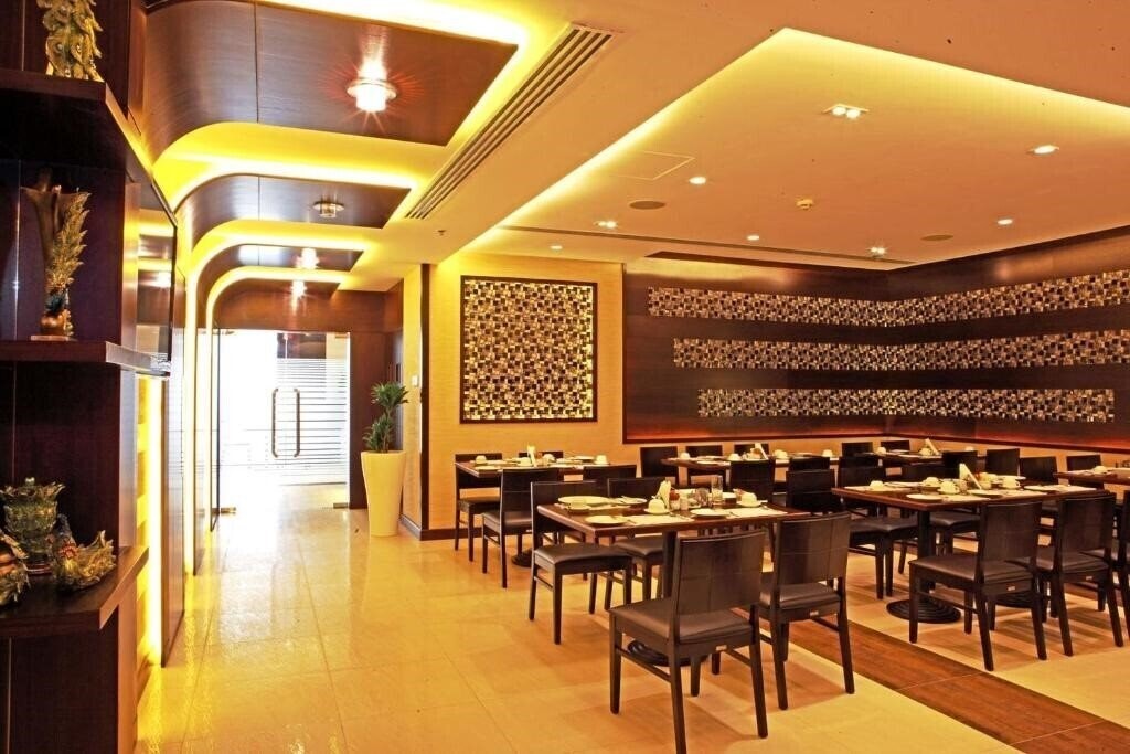 Картинка Al Waleed Holiday Homes (ex. Al Waleed Palace - Oud Metha Appartments) 3*