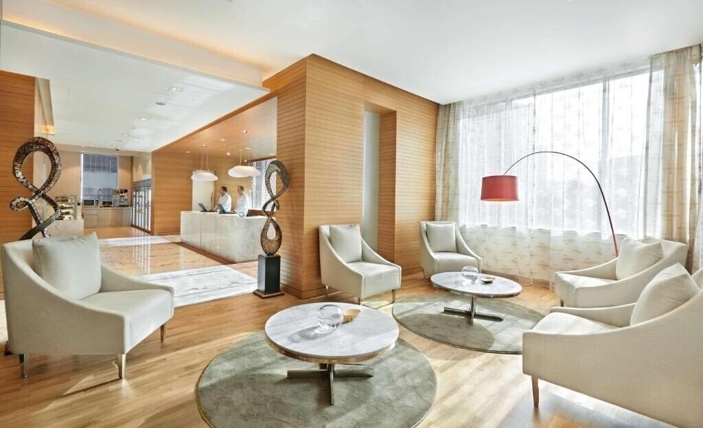 Панорама Hyatt Place Dubai Baniyas Square 4*