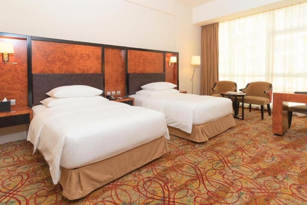 Територія Millennium Airport Hotel Dubai 4*