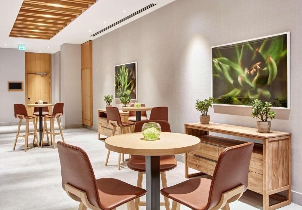 Вид Hilton Garden Inn Dubai, Mall Avenue 4*