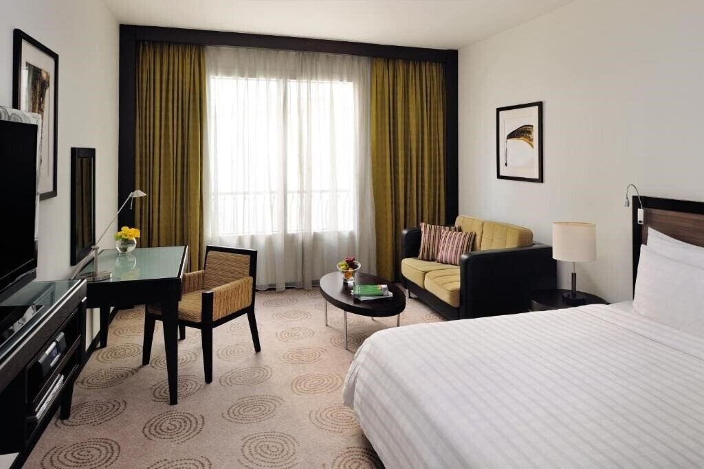 Вид Avani Deira Dubai 5*