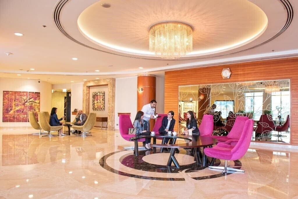 Панорама Avani Deira Dubai 5*