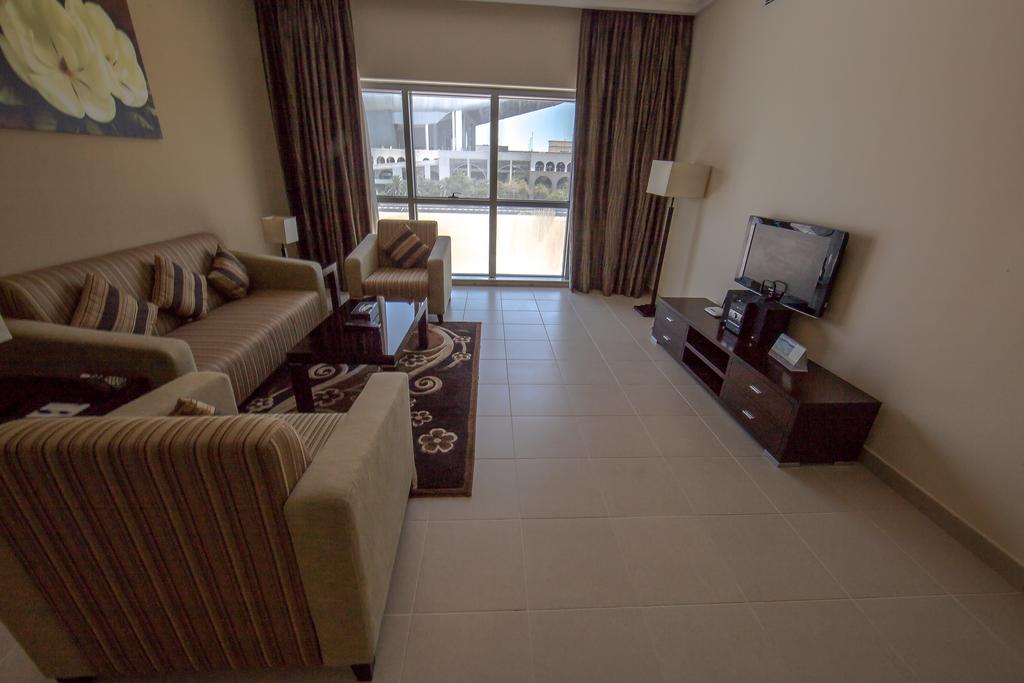 Панорама Dunes Hotel Apartments - Al Barsha Apart апартаменты