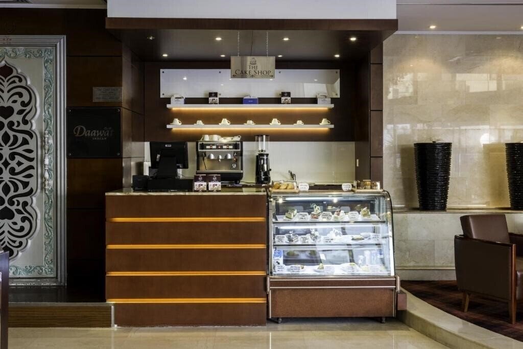 Картинка Howard Johnson by Wyndham Bur Dubai (ex. Highland Hotel, Howard Johnson by Wyndham Dubai, Howard Johnson Bur Dubai) 3*