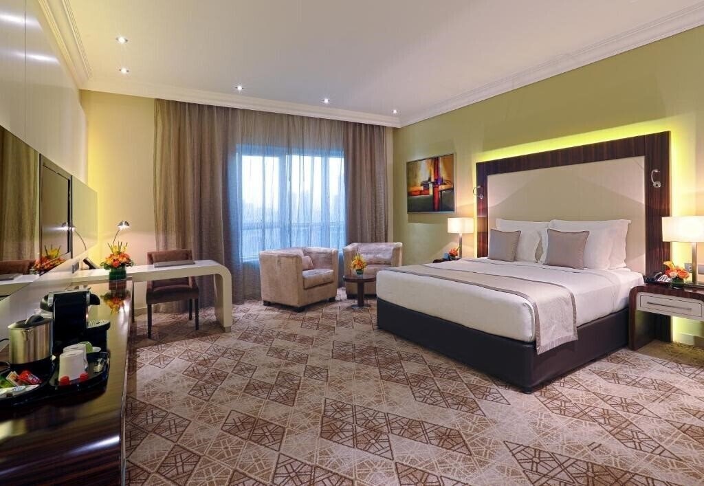 Вид Elite Byblos Hotel (ex. Coral Dubai Al Barsha, Auris Hotel, Auris Plaza Hotel Al Barsha, Elite Byblos Hotel Mall of The Emirates) 5*