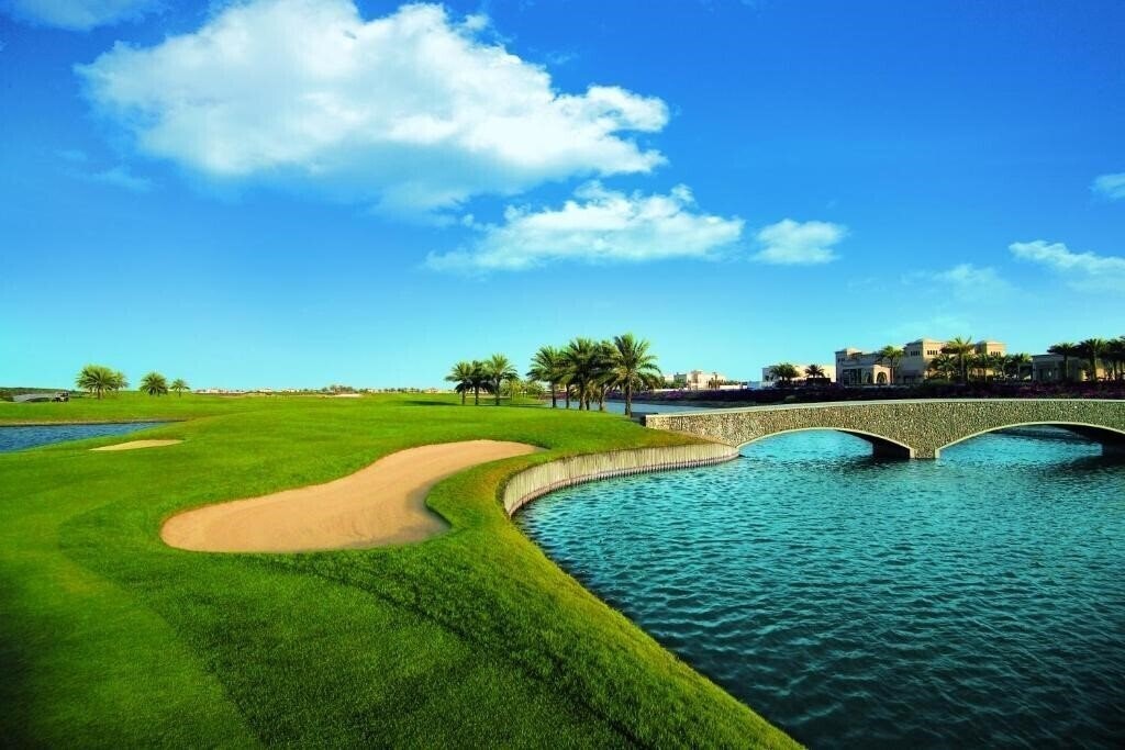 Панорама Arabian Ranches Golf Club 2*