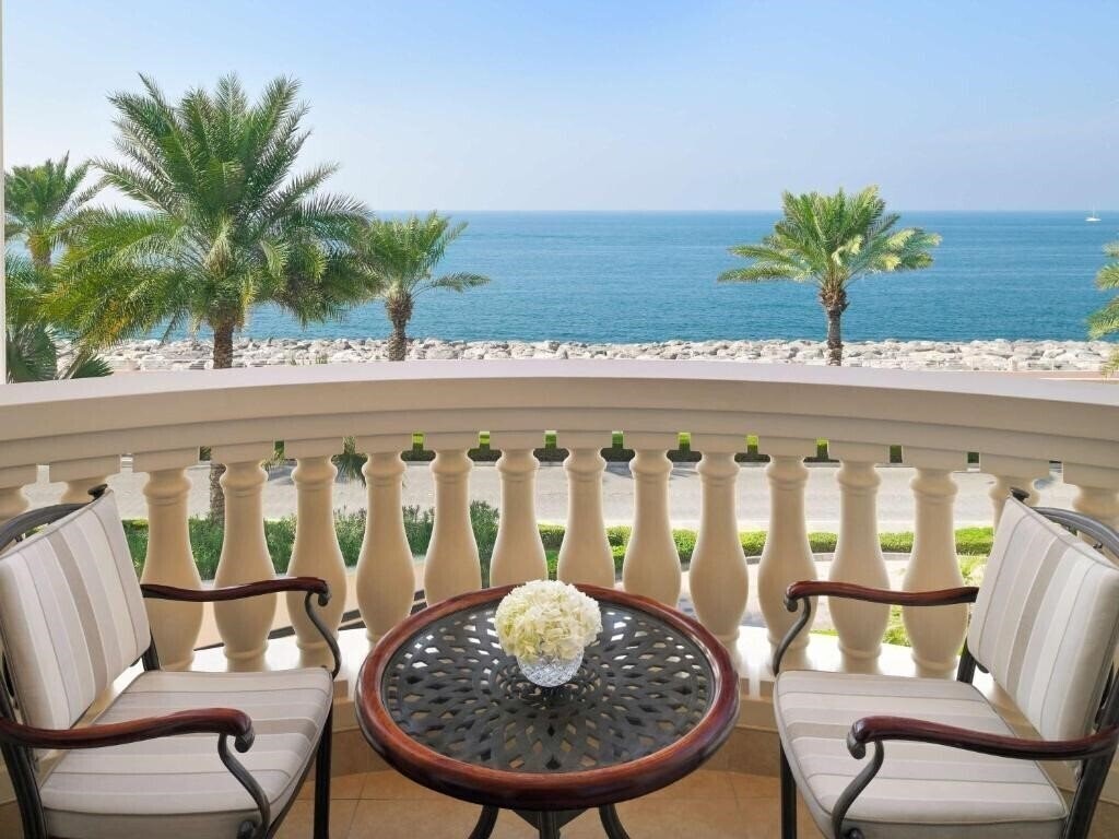 Территория Raffles The Palm Dubai (ex. Emerald Palace Kempinski Dubai) 5*