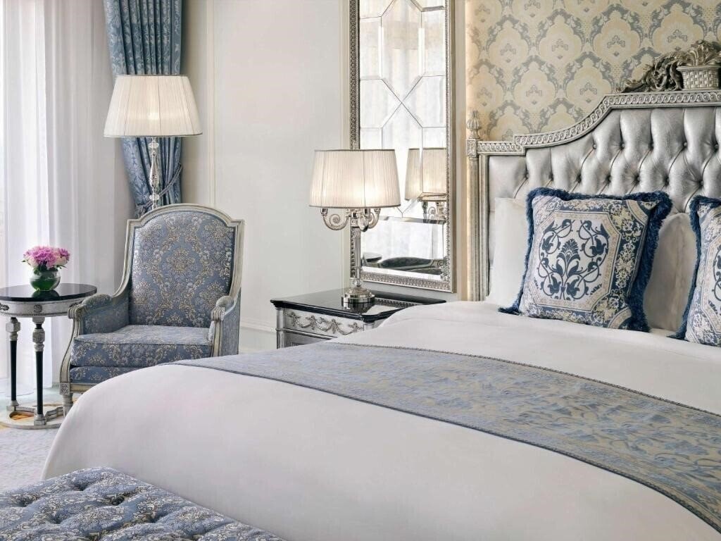 Апартаменты Raffles The Palm Dubai (ex. Emerald Palace Kempinski Dubai) 5*