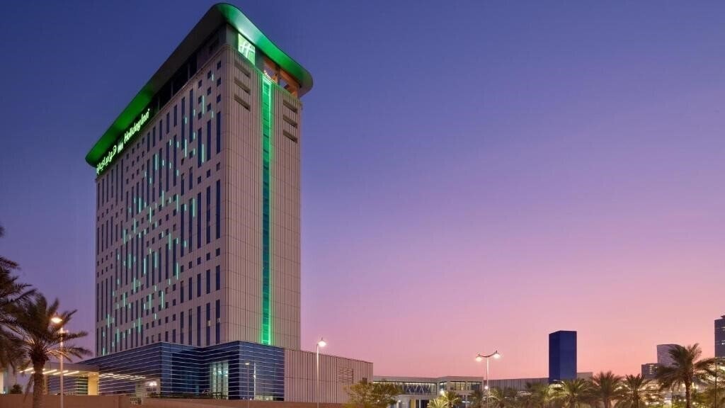 Отель Holiday Inn Dubai Festival City 4*