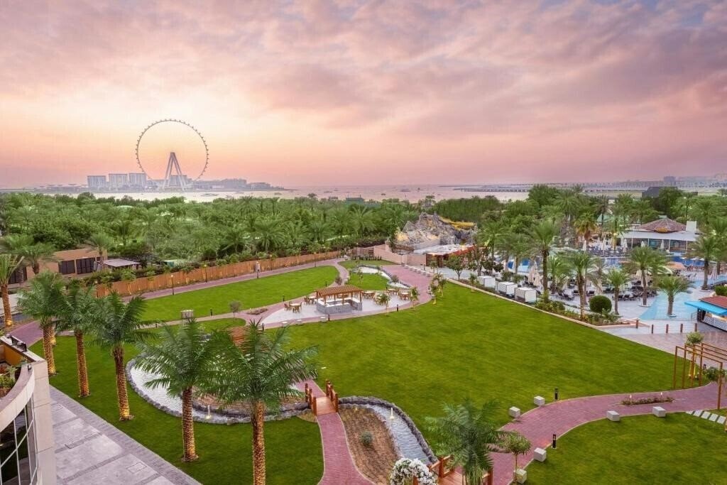 Вид Al Habtoor Grand Resort Autograph Collection 5*