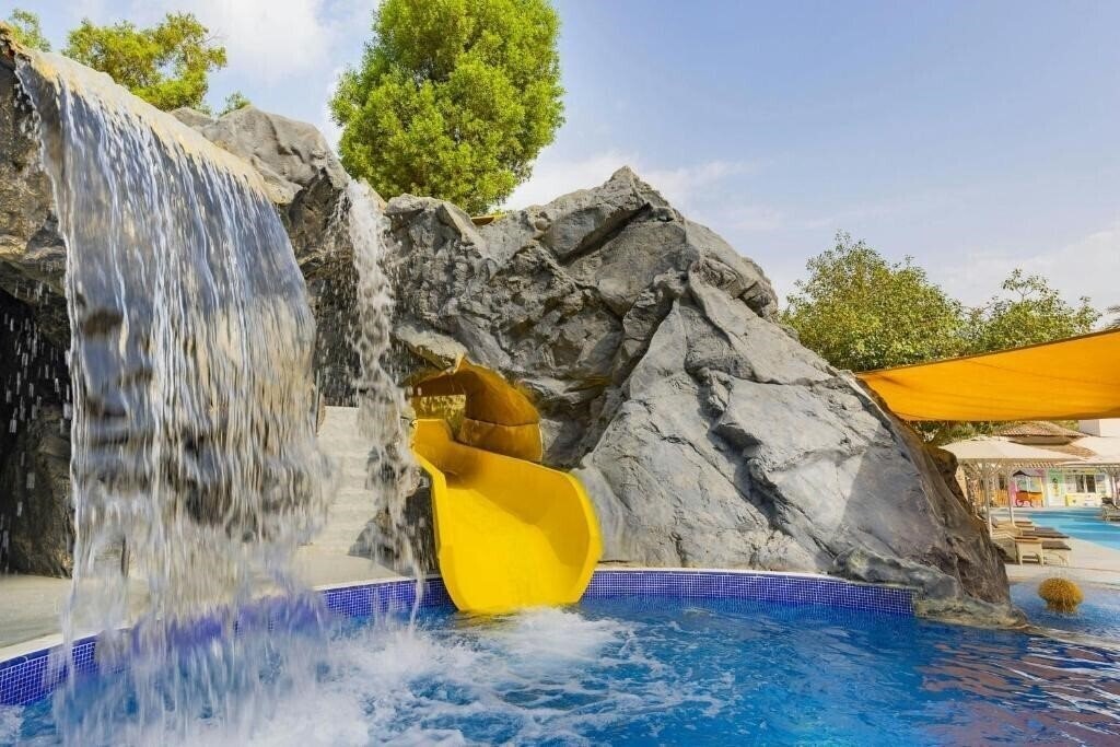 Панорама Al Habtoor Grand Resort Autograph Collection 5*