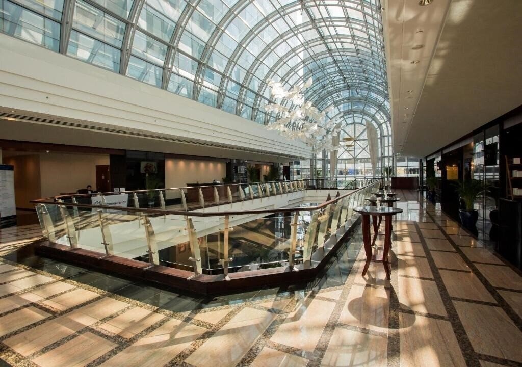 Территория Dusit Thani Dubai 5*