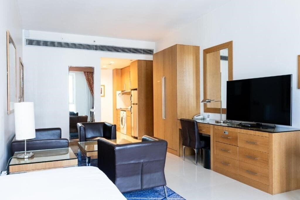 Территория Four Points by Sheraton Bur Dubai (ex. Four Points By Sheraton Downtown Dubai) 4*