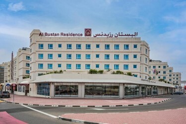 Отель Flamingo Beach Resort 3*