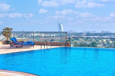 Отель BM Beach Hotel 4*