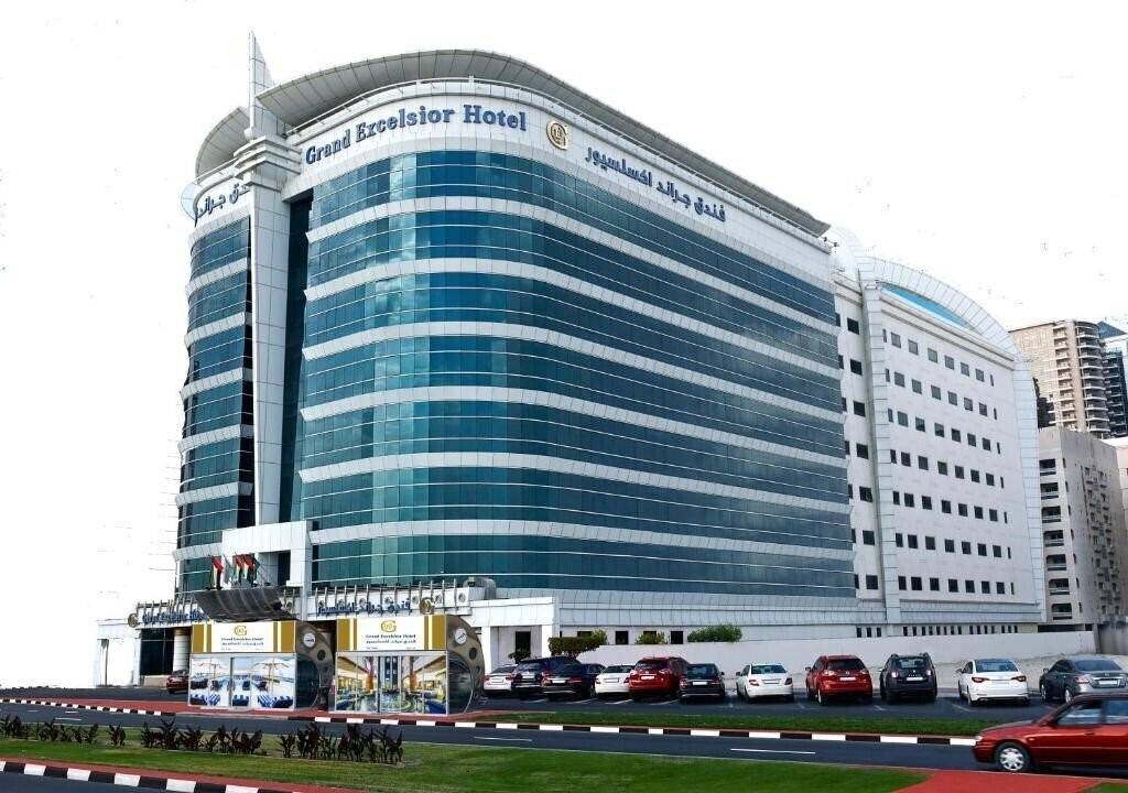Вид Grand Excelsior Hotel Bur Dubai 4*
