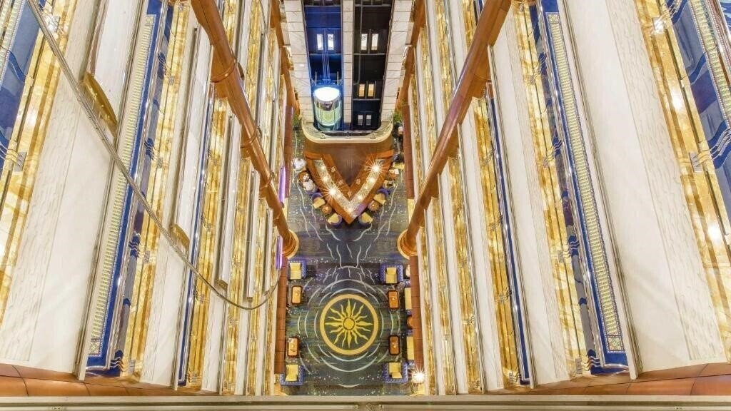 Территория Grand Excelsior Hotel Bur Dubai 4*