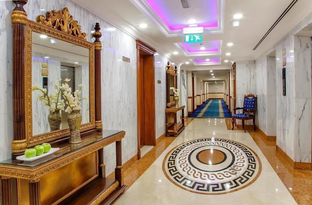 Панорама Grand Excelsior Hotel Bur Dubai 4*