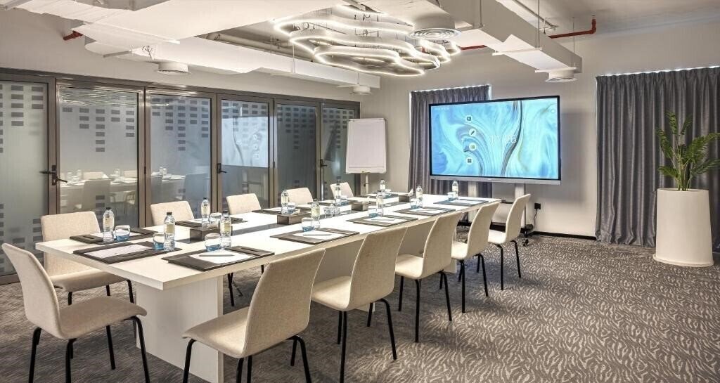 Апартаменты Millennium Atria Business Bay 5*