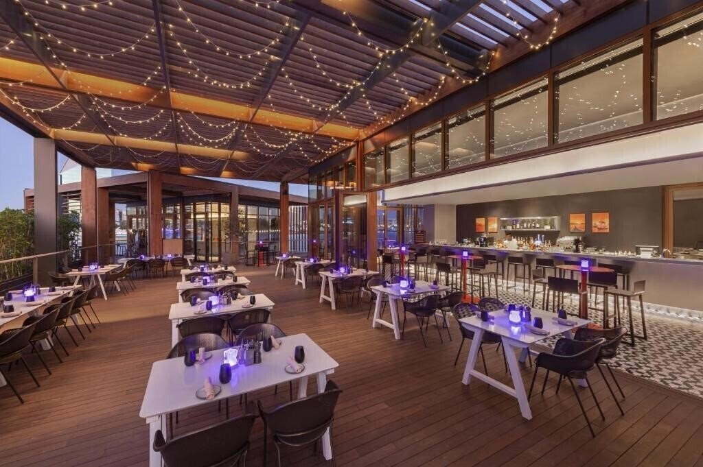 Изображение Canopy by Hilton Dubai Al Seef 4*